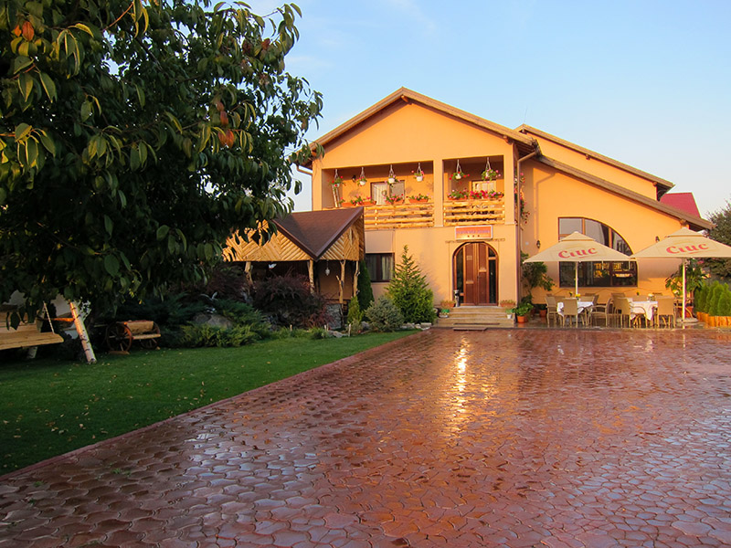 Exterior of Pensiunea Șoimul