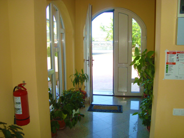 Hall and restaurant at Pensiunea Șoimul